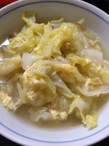 キャベツと卵の中華スープ