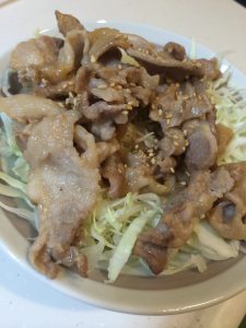 豚肉のみそ炒めonキャベツ