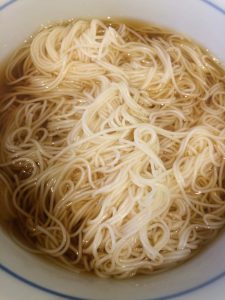 めんつゆでにゅうめん