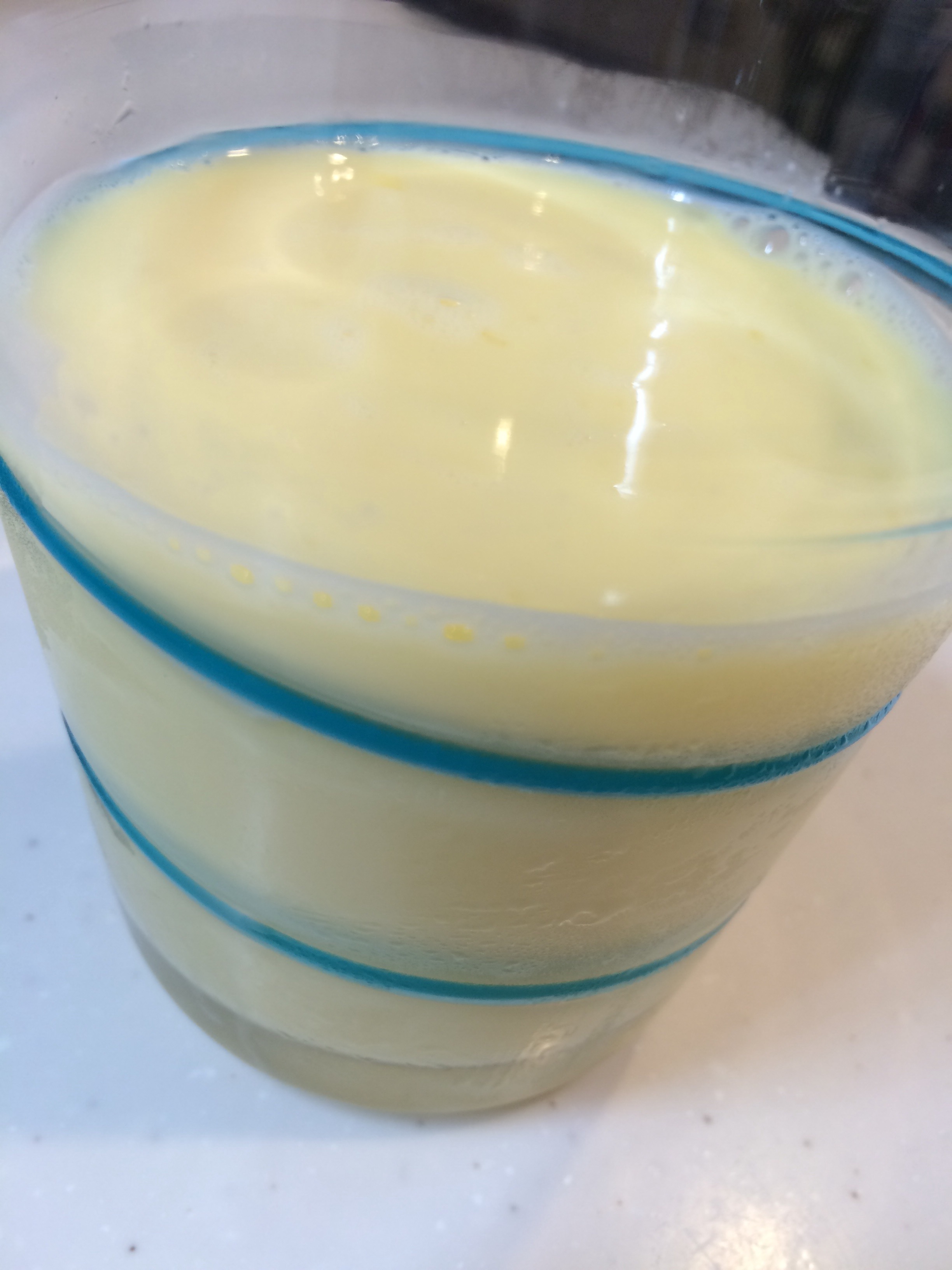 ミキサーなしで簡単ミルクセーキ - 男の料理簡単レシピ