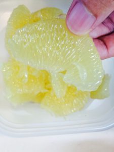 グレープフルーツの皮を超絶簡単にむく方法