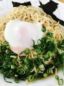 インスタントラーメンで油そば