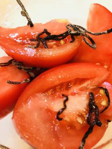 トマトと塩昆布