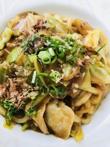 残りもので焼きカレーうどん